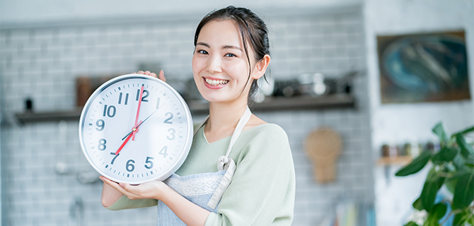１日の平均家事時間は４時間以上！？<br>家事の効率化で暮らしにポジティブな変化が。