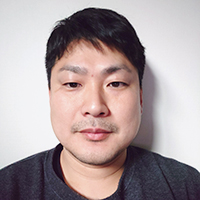 串間 良徳さん